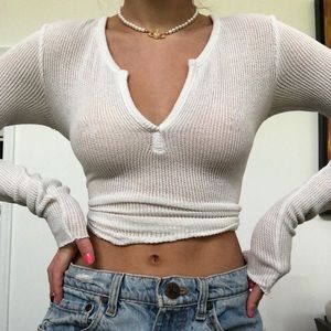 White v neck soft long sleeve form urban